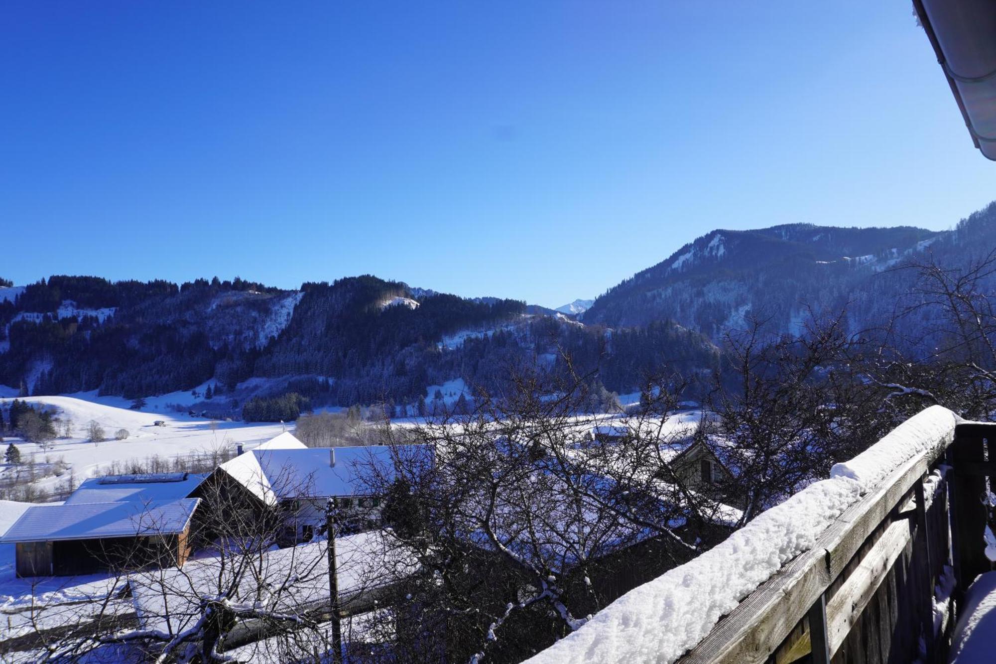 Bergzeit Auf 1000 M Hoehe Mit Balkon, Parkplatz, Wlan, Kueche Apartment *